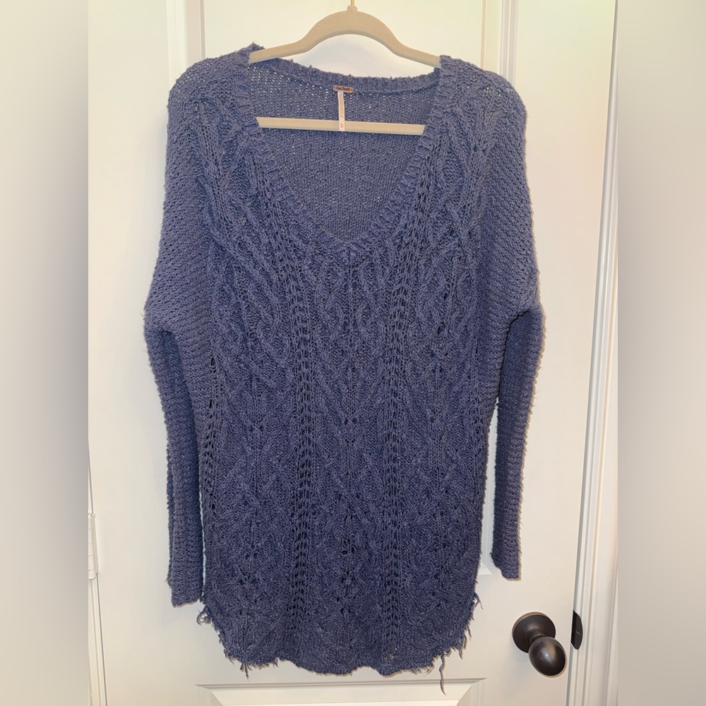Free People Womens Sz M Cross My Heart Sweater Cable Knit Raw Hem V-Neck Blue